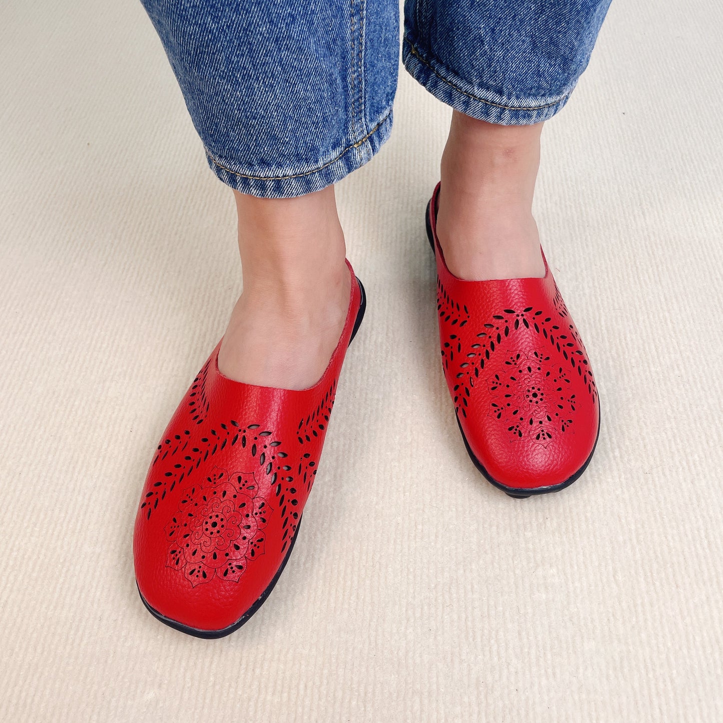 Casual Stride Harmony Hollow Slippers